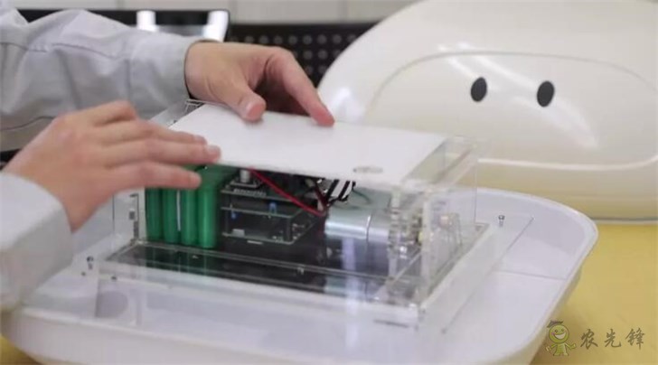 可幫助稻農(nóng)清除雜草的"鴨子"機器人