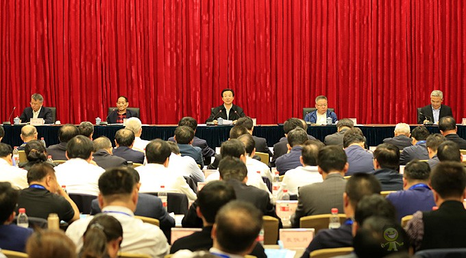 全國現(xiàn)代種業(yè)發(fā)展暨南繁硅谷建設工作會議強調(diào) 打造南繁硅谷 建設種業(yè)強國   為農(nóng)業(yè)農(nóng)村現(xiàn)代化提供有力支撐