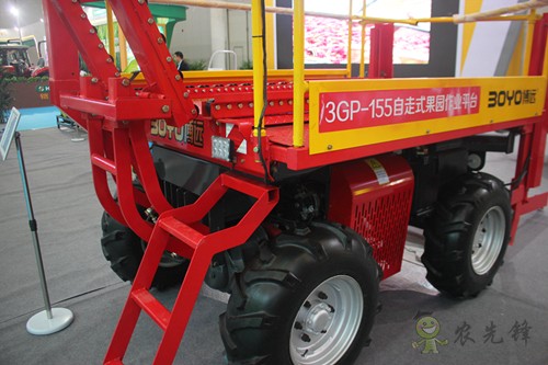 果園機(jī)械也過(guò)平安夜?