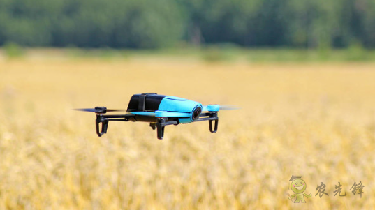 利用無人機開展飛行防控病蟲害,大大提高春耕效率