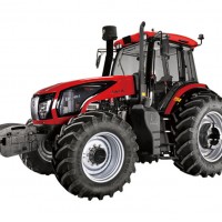 東風DF2404型輪式拖拉機