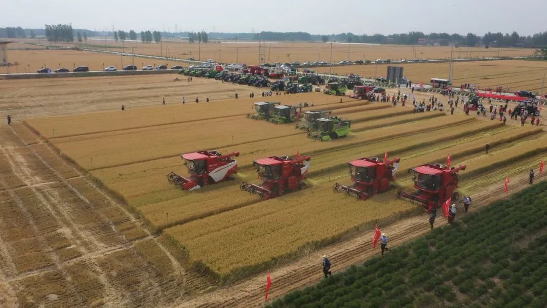 今年中央農(nóng)機購置補貼資金212億